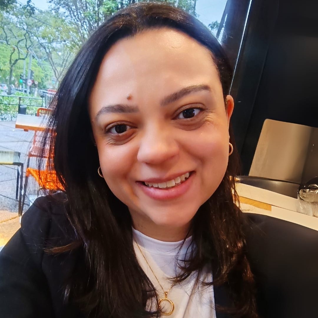 Camila Simões - Estrategista Digital Negócios Femininos e Digitais